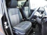 【内装】ヴォクシーの車内です♪もちろん、フロアマットもついてますよ〜!