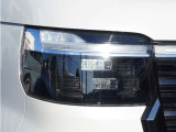 【LEDヘッドライト】省電力で長寿命の明るく運転しやすいLEDヘッドランプです。明るく照らすので暗い夜道からお客様を守ってくれます。