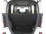 ◆フル乗車でもしっかり荷物を収納出来るラゲッジスペースです。普段の買い物でしたらしっかり積める十分な荷室スペースが確保されています。