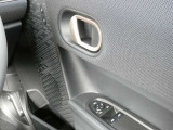 ドアロックも可能で、助手席にお子様が乗車しても安心です!