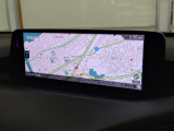 マツダコネクトの10.25インチワイドセンターディスプレイです。『Android Auto』『Apple CarPlay』や独自のコネクテッドサービスに対応したインターフェイスシステムです。
