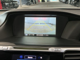 【バックカメラ】運転が苦手な方も車庫入れラクラクです!ギアをリバースに入れれば自動的に切り換わりますので、面倒な操作は不要です♪狭い駐車場もお車を傷つけず安心ですね!