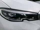 LEDヘッドライトを装備しております、夜間での視界確保に貢献します。