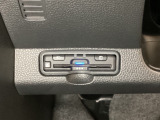 ハンドルの左下にETCがついています。高速道路の料金所の通過も楽々です。カードの取り出しもしやすい場所についています。