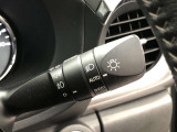 ライトスイッチです。「AUTO」にすると外の明るさに応じてスモールライト・ヘッドライトが自動でON・OFFします。夕暮れ時や屋内駐車場、トンネルなどに便利です。フォグランプもON・OFFできます。