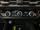 オートエアコンは左右席で独立温度コントロールが可能です。運転席はキンキンに冷やして助手席はマイルドにと言った設定が可能です☆暑さ寒さでケンカすることもなくなりますね♪