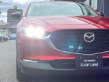 アダプティブLEDヘッドライト カメラや車速センサーと連動して、ハイ、ロー、ワイドローのLEDライトを常に最適な配光に自動制御する優れものです!