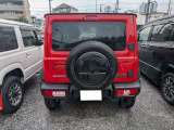 リアゲート・バンパー周りです。視認性の良いデザインで、日常の駐車や取り回しもしやすい仕様です。