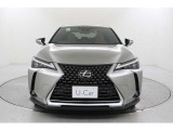 スピンドルグリルがレクサスらしさを強調します。