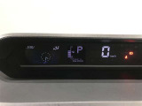 とっても見やすいメーターです。夜間時はラグジュアリーな気分にさせてくれる照明が魅力ですので、夜のドライブも楽しみになりますよ♪