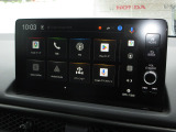 ホンダ純正コネクトディスプレイはAM/FM・Bluetooth・フルセグTV・スマートフォンで用いるGoogleアカウントを使用することで多彩なサービスが車内で利用でいます。