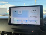 カーナビ付きです。カーナビの機能や保証につきましては、担当スタッフまでお尋ねください。