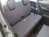 【ISOFIX(アイソフィックス)】お子様がいらっしゃるご家庭は必見!後席にチャイルドシートを直接金具に固定出来るISOFIX規格対応の座席です♪シートベルトのみを使用しての固定よりも安定します!