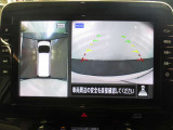 上から見下ろしているような映像で駐車をサポートするアラウンドビューモニターと、安心のバックモニター付き!ナビの画面にカメラ映像がしっかり表示されるので、駐車が苦手な方でも安心して車庫入れができますよ♪