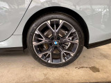 国道1号線に沿い横浜市営地下鉄「三ッ沢上町駅」から徒歩約10分。 BMW Premium Selection 横浜三ッ沢店 / 〒240-0062神奈川県横浜市保土ヶ谷区岡沢町322-3