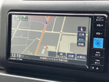 道路や周辺施設を地図上で確認でき、現在地を把握しながら移動の計画を立てられます。表示範囲の切替や詳細表示の項目もあり、案内を使う際に便利な画面です。