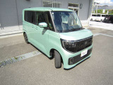 すっきりしたフロントデザインが印象的。軽快なサイズで日常の運転を楽しめます。