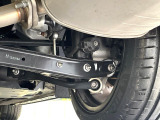 お車を安心してお乗りいただく為には、足回りの定期点検が欠かせません。サービスサポート(有償保証)では無料点検もご提供しており、安心のカーライフをお過ごしいただけるサポート体制が整っています。