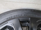 夏タイヤの銘柄はZIEXでタイヤサイズは225/55R18が装着されています。