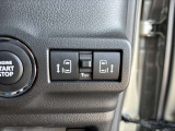 両側電動スライドドアを装備しておりますので乗降りも楽々です。運転席に装備されているスイッチでも開閉が可能です