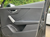 ドアを開けると上質で上品な室内空間が広がり細部までこだわったAudiデザイン性と、物づくりのこだわりを感じて頂けます。