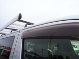 サイドビューをさらに洗練。雨天時にも窓を少し開けて車内換気が可能に。