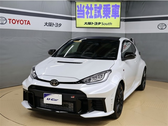 GRヤリス 1.6 RC + エアロ パフォーマンス パッケージ 4WD