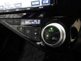 車内の温度管理に便利なオートエアコン☆