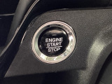 エンジンスタートスイッチ☆キーが車内にあれば、エンジンの始動・停止はブレーキを踏んでスイッチを押すだけ!キーを取り出す手間を省き、ワンプッシュでエンジンを操作するので簡単でスムーズです。