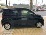 ◆衝突被害軽減ブレーキ◆フロントカメラで前方の車両や歩行者を検知。衝突の可能性が高まるとメーター内の警告灯表示とブザーでドライバーに回避操作または衝突回避を支援してくれます!