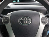 ステアリングスイッチ装備!運転しながら手元でオーディオやエアコンの操作などができます。