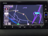 ナビゲーションはフルセグTV、インターナビ対応のGathers純正メモリーナビを搭載しています。Bluetoothオーディオ機能がありますので、スマートフォンなどの音楽も再生できます。