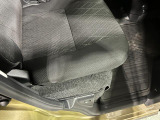 痛みの出やすい運転席シートの角、フロアマット、座面、ともに良好です
