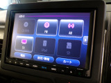 CD、DVD、Bluetooth、AM、FM、AUX、スマートフォン接続ができます。