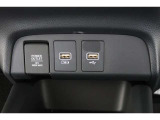 スマートフォンなどの音楽再生が可能なUSB接続ジャック装備車両です♪♪♪