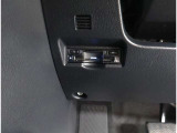 ETC!料金所も止まる事無くスイスイです!窓を開ける必要も無いので雨や花粉、排気ガスの浸入もありません!今や必需品ですネ!