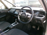 機能的にまとめられた運転席回り。運転しやすさにこだわりました。