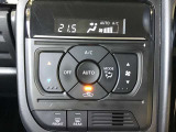 空調はAUTO エアコンですので、温度設定するだけで後は車が管理してくれます。快適な室内空間です!