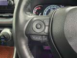 ステアリングスイッチ装備!運転しながら手元でオーディオの操作などができます。