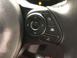 【ステアリングスイッチ】右です。ハンドルから手を離さず、運転に集中したまま手元でマルチインフォメーションディスプレイ内の表示切替などができます。