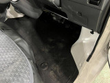 嬉しい純正フロアマット付き♪ 状態も良好です(^^♪