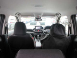 車両後方より