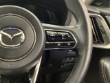 MRCC(マツダレーダークルーズコントロール)は先行車との車間を維持しながら追従走行を行い、長距離でのドライバー負担を軽減させてくれます。
