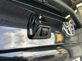 車庫入れもお任せのバックカメラが付いて、後方確認もラクラク♪安全に車庫入れも可能です。便利な機能ですが、バックカメラを過信せず、目視もお忘れなく。