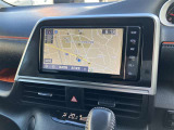 純正ナビを装備。タッチパネル式で使いやすく、お出かけもラクラクです。