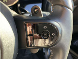 マルチファンクションステアリング装備車です。