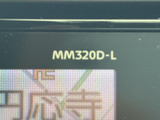 地図表示に対応した画面を備え、目的地や周辺の位置を確認したいときに活用できます。画面を見ながら行き先を検討でき、慣れない場所へのお出かけにも便利な装備です。