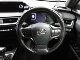 各操作スイッチなどもハンドルから手を放すことなく操作可能で安全運転に支援いたします!