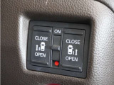 ◆両側電動スライドドア◆狭い駐車場でも乗り降りが楽々♪お子様が隣の車にドアを当ててしまう心配もございません!小さなお子様連れの方もこれで安心。