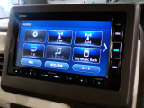 CD、DVD、Bluetooth、AM、FM、AUX、スマートフォン接続ができます。